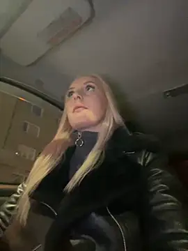 Snapshot of MerlinDave chatting on 01-07-25, 02:10 MerlinDave online show from 01-07-25, 02:10