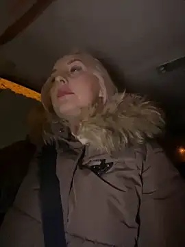 Snapshot of MerlinDave chatting on 01-08-25, 01:42 MerlinDave online show from 01-08-25, 01:42