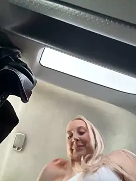 Snapshot of MerlinDave chatting on 01-20-25, 04:32 MerlinDave online show from 01-20-25, 04:32