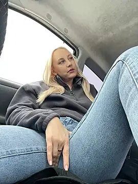 Snapshot of MerlinDave chatting on 01-27-25, 04:09 MerlinDave online show from 01-27-25, 04:09