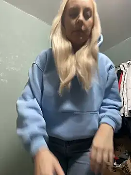 Snapshot of MerlinDave chatting on 02-03-25, 01:09 MerlinDave online show from 02-03-25, 01:09