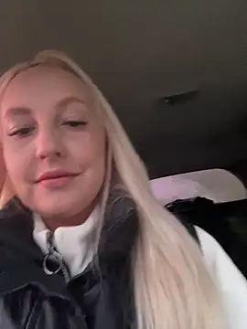 Snapshot of MerlinDave chatting on 03-17-25, 12:30 MerlinDave online show from 03-17-25, 12:30