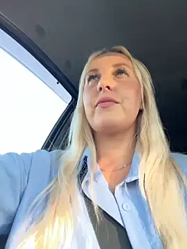 Snapshot of MerlinDave chatting on 09-16-25, 01:28 MerlinDave online show from 09-16-25, 01:28