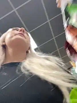 Snapshot of MerlinDave chatting on 09-23-25, 01:41 MerlinDave online show from 09-23-25, 01:41