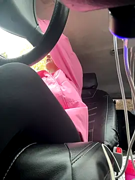 Snapshot of MerlinDave chatting on 09-29-25, 01:00 MerlinDave online show from 09-29-25, 01:00