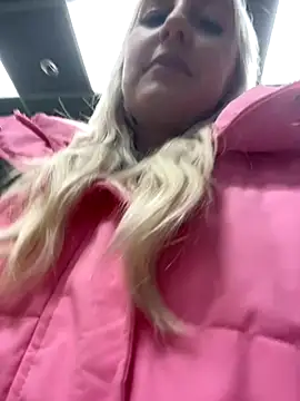 Snapshot of MerlinDave chatting on 10-06-25, 01:36 MerlinDave online show from 10-06-25, 01:36