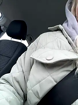 Snapshot of MerlinDave chatting on 10-28-25, 01:31 MerlinDave online show from 10-28-25, 01:31