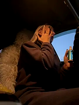 Snapshot of MerlinDave chatting on 11-17-25, 01:33 MerlinDave online show from 11-17-25, 01:33