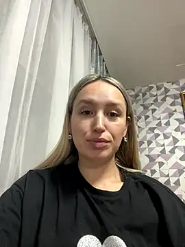 Snapshot of MerlinDave chatting on 12-14-25, 01:44 MerlinDave online show from 12-14-25, 01:44