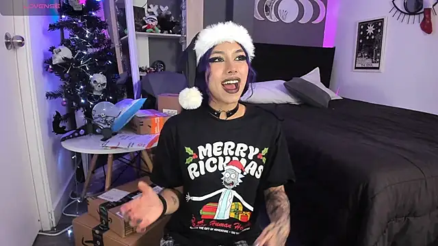 Raven Witch  online show from 12-24-24, 08:38