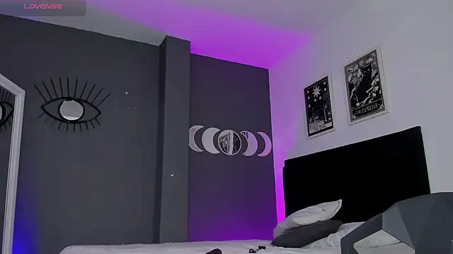 Raven Witch  online show from 03-08-25, 12:11