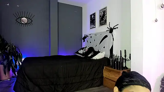 Raven Witch  online show from 01-12-26, 04:12