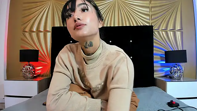 emmily keller19 online show from 02-08-25, 01:33