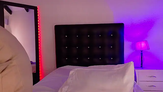 Snapshot of Cuckold_lover69 chatting on 09-21-25, 01:24 Cuckold lover69 online show from 09-21-25, 01:24