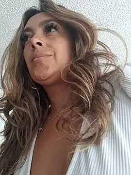 lauramcdowell1 online show from 03-09-25, 04:55