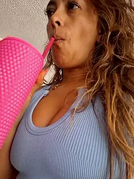 lauramcdowell1 online show from 01-11-26, 08:47