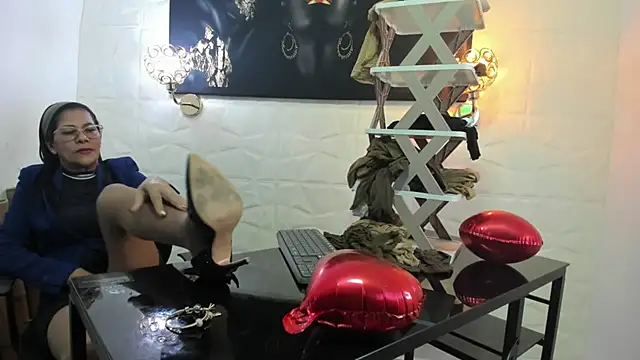 miss lucero1 online show from 02-15-25, 03:20