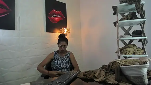 miss lucero1 online show from 03-13-25, 06:34