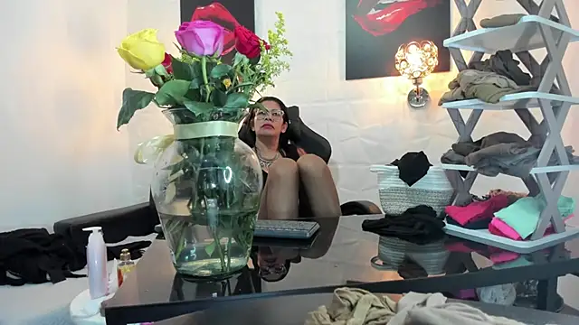 miss lucero1 online show from 03-20-25, 04:29