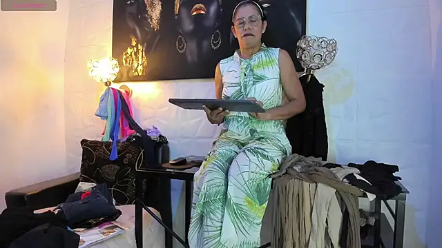 miss lucero1 online show from 10-29-25, 01:30