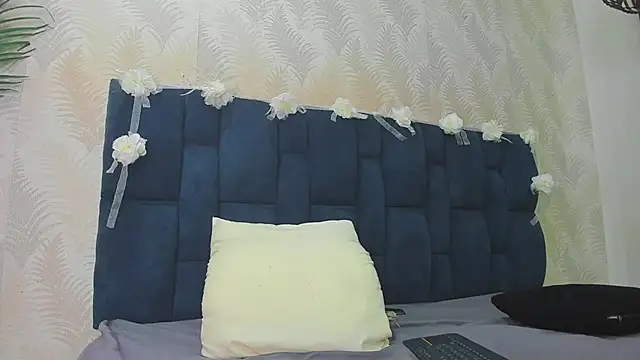 Snapshot of Ammy_Connor1 chatting on 05-16-26, 12:18 Ammy Connor1 online show from 05-16-26, 12:18