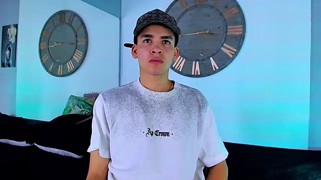 Mike 0233  online show from 12-13-24, 03:27