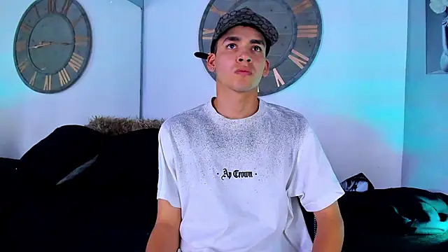 Mike 0233  online show from 12-13-24, 06:31