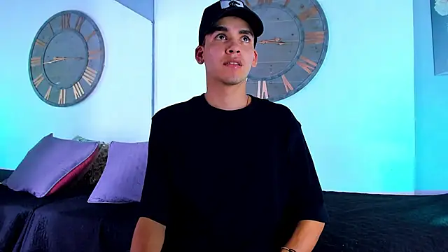 Mike 0233  online show from 12-14-24, 10:02