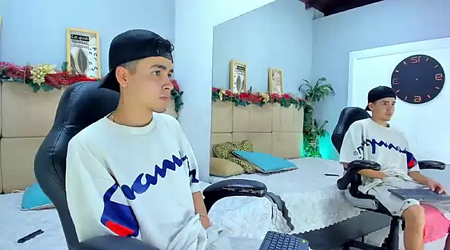 Mike 0233  online show from 12-29-24, 12:34