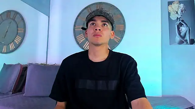 Mike 0233  online show from 01-04-25, 04:01