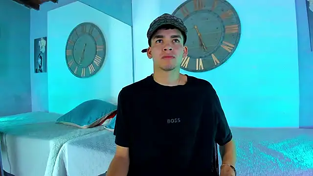 Mike 0233  online show from 01-19-25, 04:33