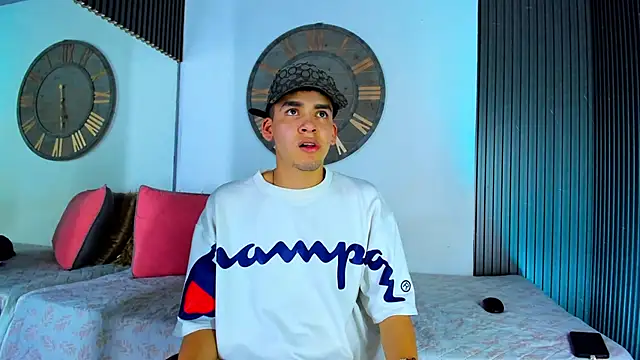 Mike 0233  online show from 01-30-25, 04:06