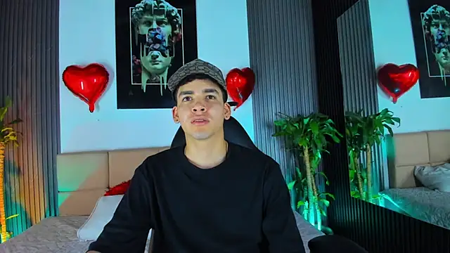 Mike 0233  online show from 02-19-25, 04:34