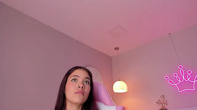 Snapshot of violeth_hill chatting on 01-30-25, 02:38 violeth hill online show from 01-30-25, 02:38