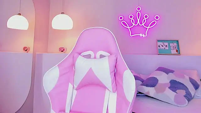 Snapshot of violeth_hill chatting on 01-31-25, 08:01 violeth hill online show from 01-31-25, 08:01