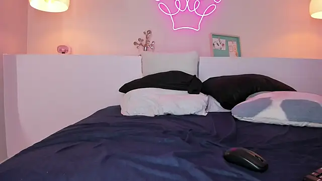 Snapshot of violeth_hill chatting on 02-07-25, 07:07 violeth hill online show from 02-07-25, 07:07