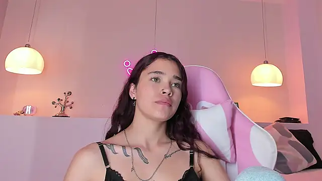 Snapshot of violeth_hill chatting on 02-11-25, 01:41 violeth hill online show from 02-11-25, 01:41