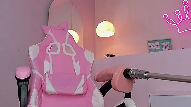 Snapshot of violeth_hill chatting on 02-19-25, 11:46 violeth hill online show from 02-19-25, 11:46