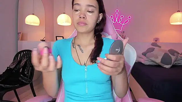 Snapshot of violeth_hill chatting on 03-03-25, 08:21 violeth hill online show from 03-03-25, 08:21