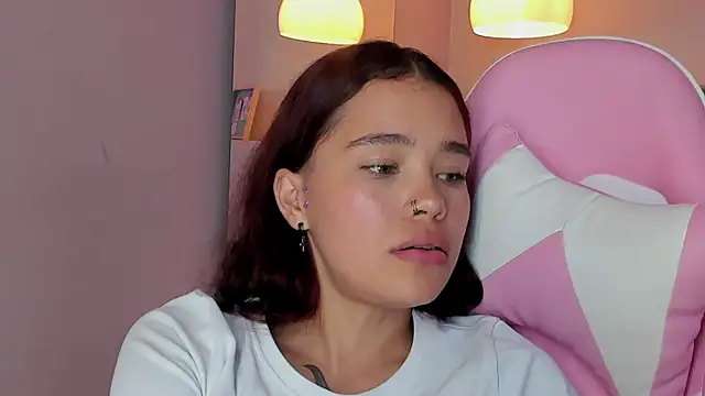 Snapshot of violeth_hill chatting on 03-08-25, 10:24 violeth hill online show from 03-08-25, 10:24