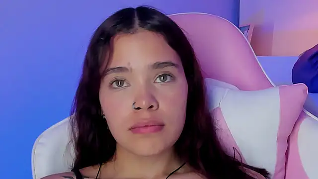 Snapshot of violeth_hill chatting on 03-10-25, 02:06 violeth hill online show from 03-10-25, 02:06