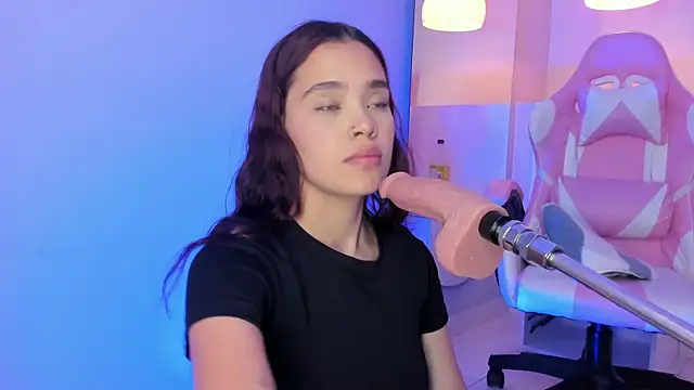 Snapshot of violeth_hill chatting on 03-10-25, 08:01 violeth hill online show from 03-10-25, 08:01