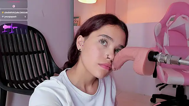 Snapshot of violeth_hill chatting on 03-21-25, 10:39 violeth hill online show from 03-21-25, 10:39