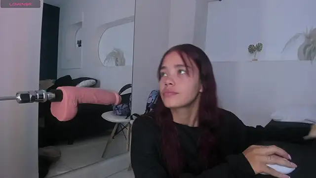 Snapshot of violeth_hill chatting on 09-19-25, 01:34 violeth hill online show from 09-19-25, 01:34