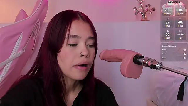 Snapshot of violeth_hill chatting on 09-21-25, 07:37 violeth hill online show from 09-21-25, 07:37