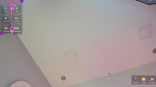 Snapshot of violeth_hill chatting on 10-27-25, 05:06 violeth hill online show from 10-27-25, 05:06