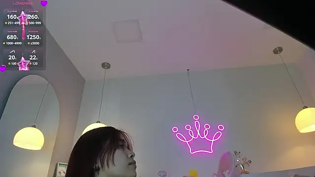 Snapshot of violeth_hill chatting on 10-28-25, 08:11 violeth hill online show from 10-28-25, 08:11