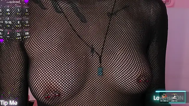 Snapshot of violeth_hill chatting on 11-16-25, 07:08 violeth hill online show from 11-16-25, 07:08