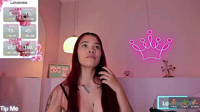 Snapshot of violeth_hill chatting on 11-24-25, 07:46 violeth hill online show from 11-24-25, 07:46