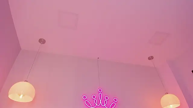 Snapshot of violeth_hill chatting on 11-29-25, 08:01 violeth hill online show from 11-29-25, 08:01